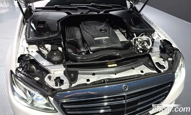 Mercedes-Benz E-Class 2020 2.0 автомат (гидро), миниатюра 6