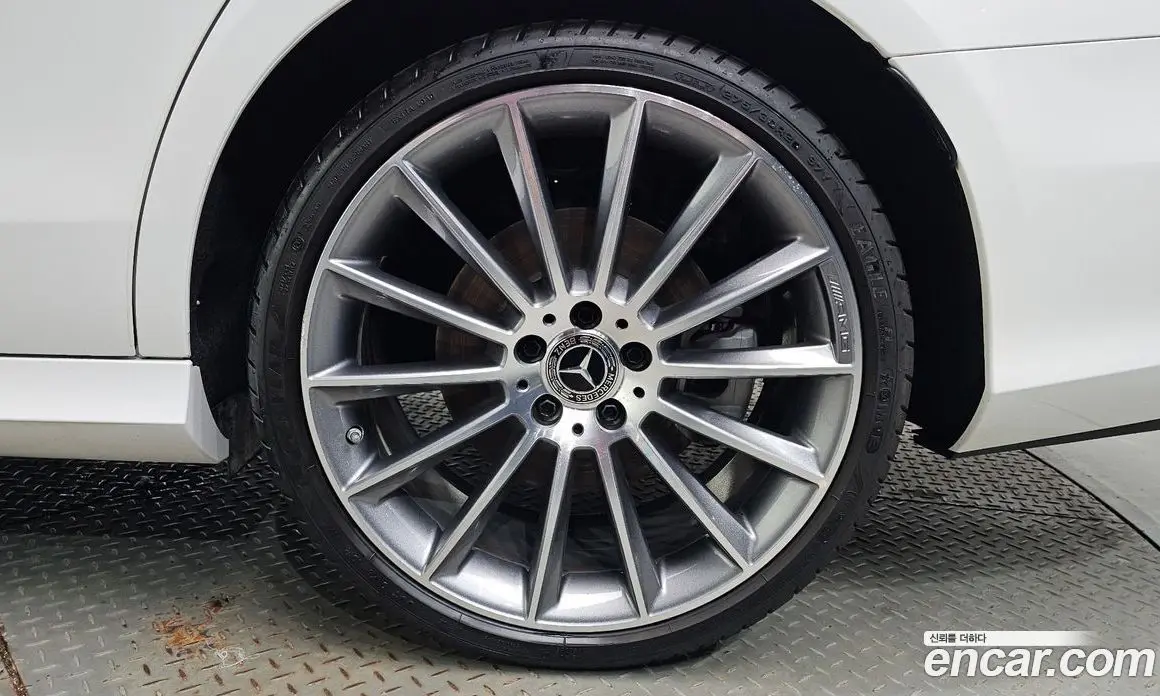 Mercedes-Benz E-Class 2022 2.0 автомат (гидро), фото 7