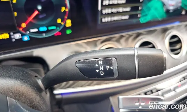 Mercedes-Benz E-Class 2022 2.0 автомат (гидро), миниатюра 11