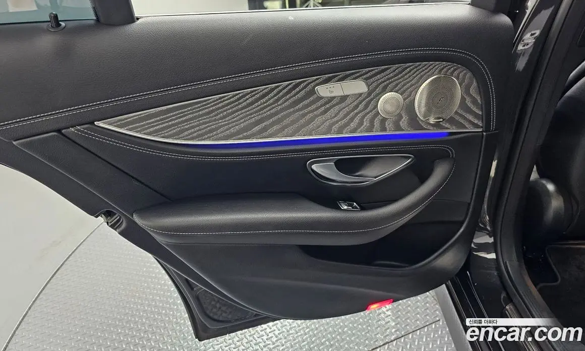 Mercedes-Benz E-Class 2022 2.0 автомат (гидро), фото 14