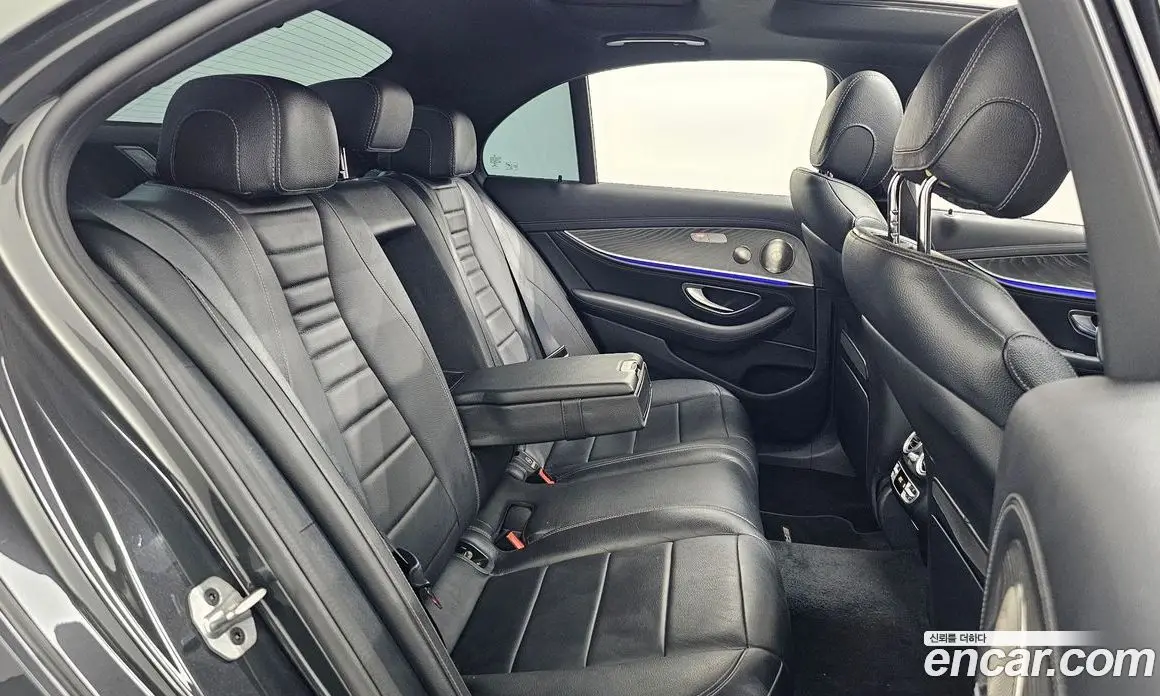 Mercedes-Benz E-Class 2022 2.0 автомат (гидро), фото 17