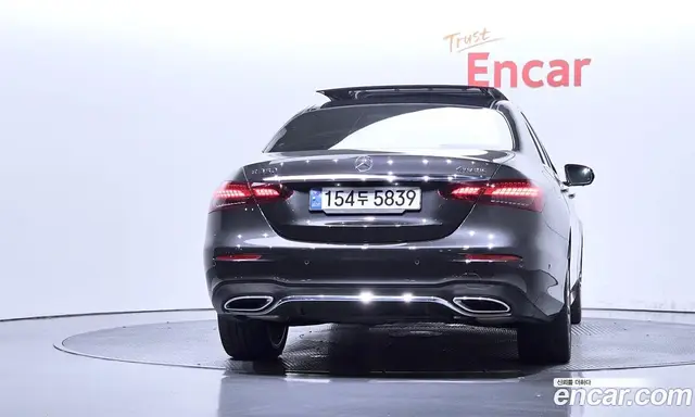 Mercedes-Benz E-Class 2022 2.0 автомат (гидро), миниатюра 3