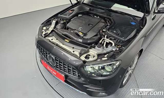 Mercedes-Benz E-Class 2022 2.0 автомат (гидро), миниатюра 5