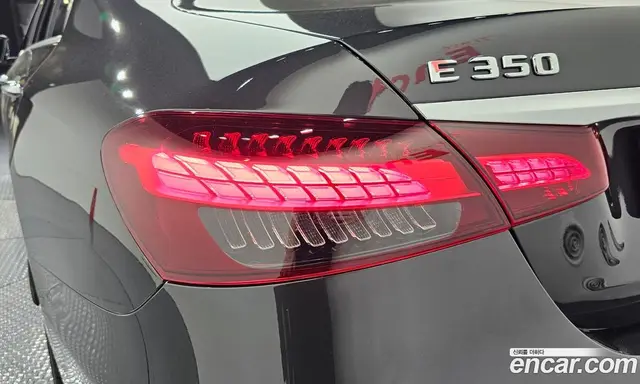 Mercedes-Benz E-Class 2022 2.0 автомат (гидро), миниатюра 8