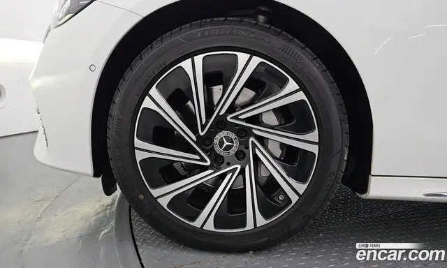 Mercedes-Benz E-Class 2024 2.0 автомат (гидро), миниатюра 5
