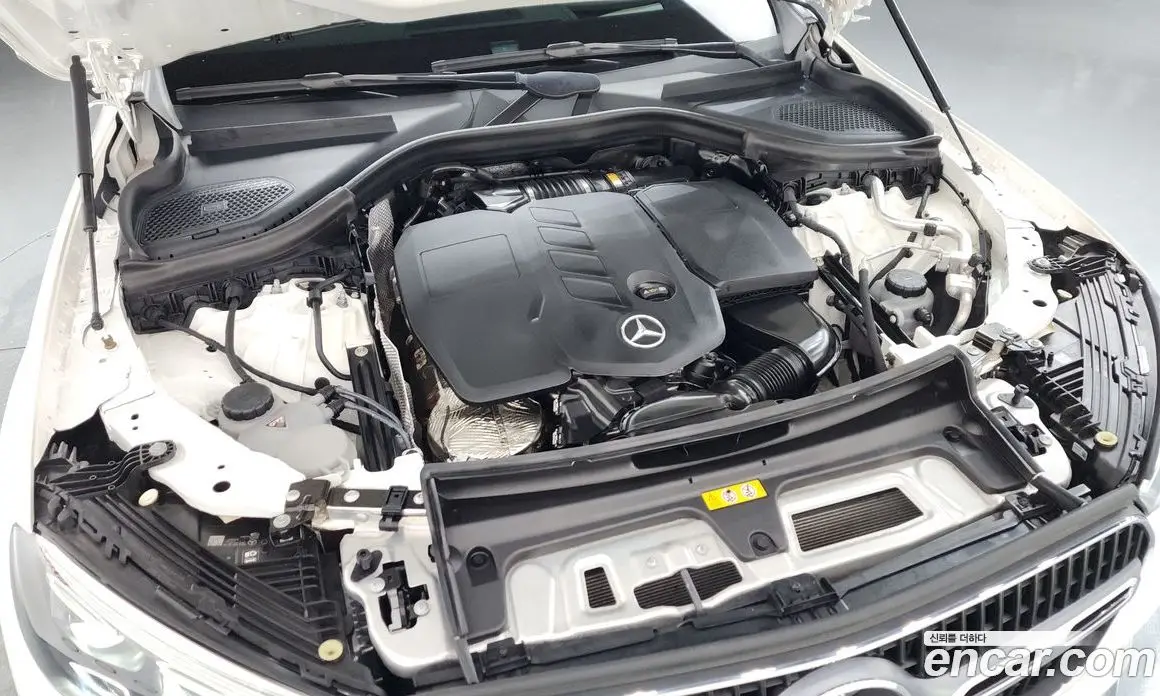 Mercedes-Benz GLC-Class 2023 2.0 автомат (гидро), фото 6