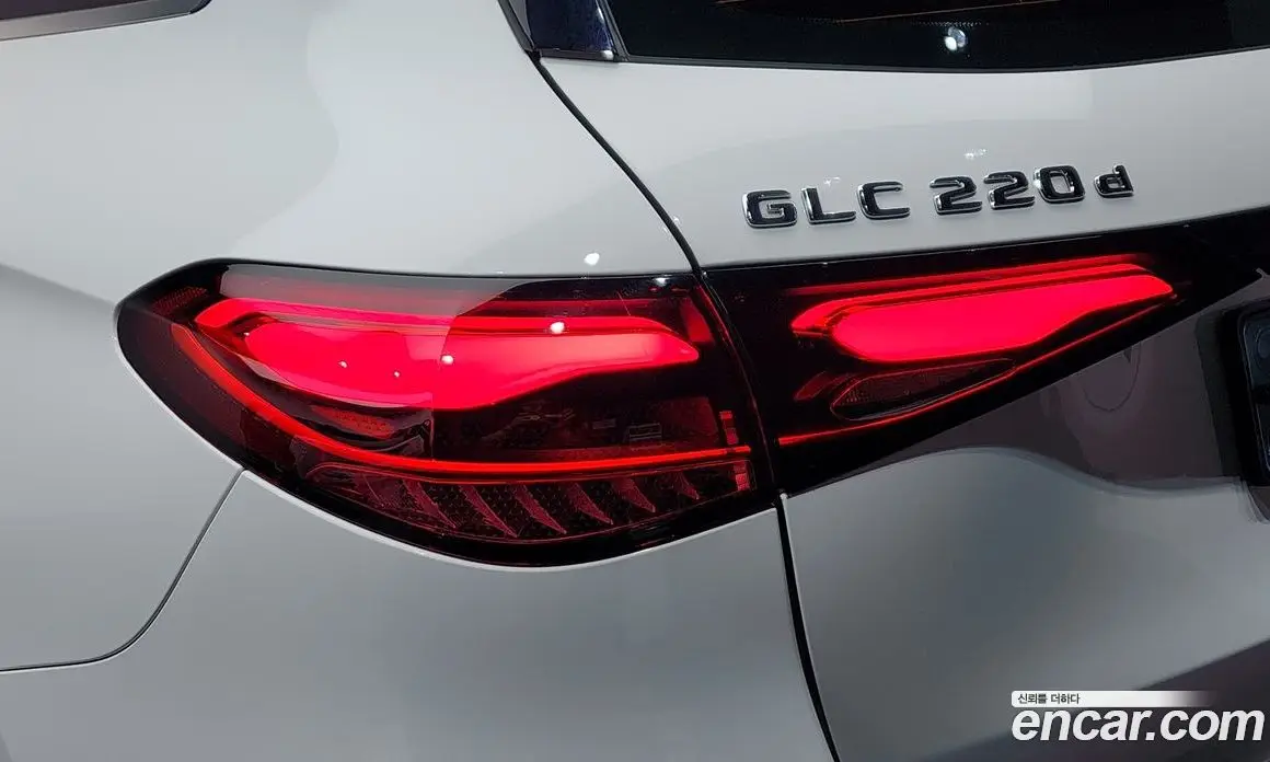 Mercedes-Benz GLC-Class 2023 2.0 автомат (гидро), фото 9