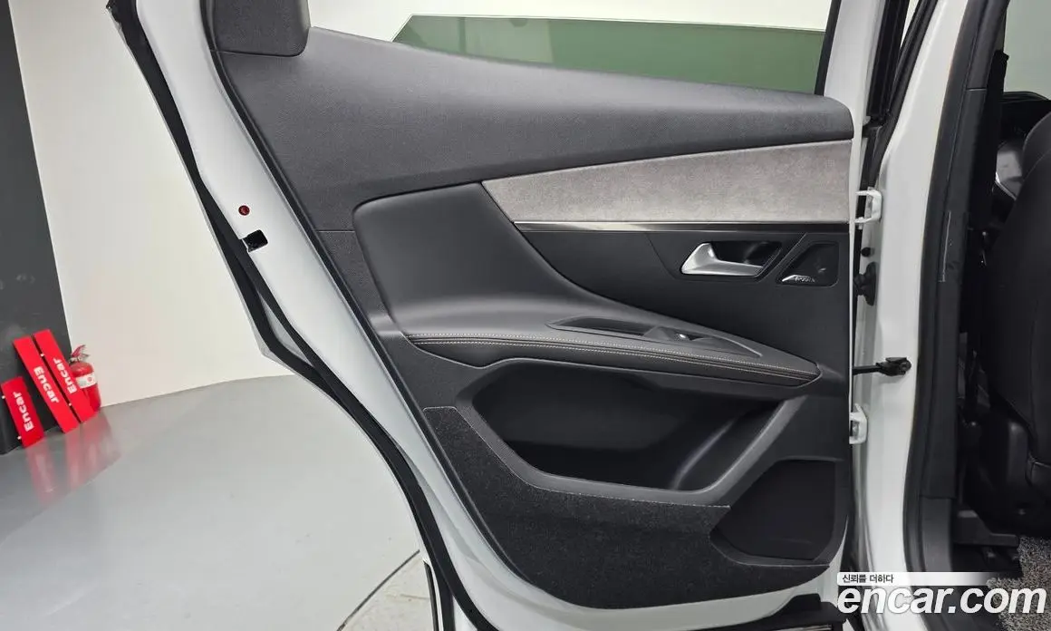 Peugeot 3008 2021 2.0 автомат (гидро), фото 15