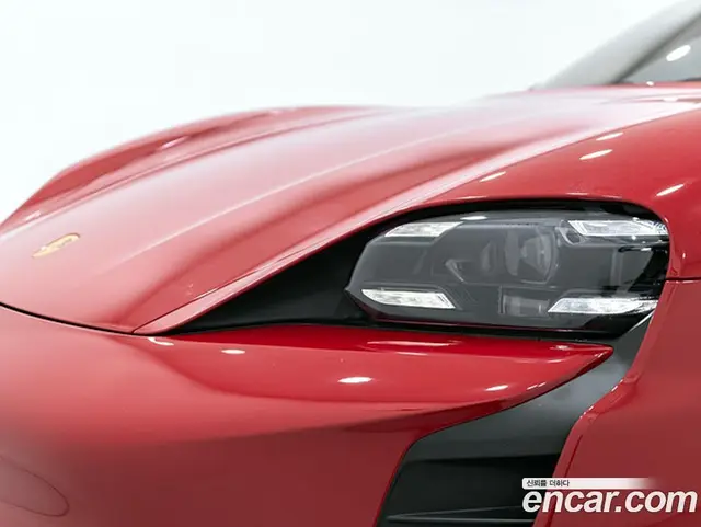 Porsche Taycan 2024 0.1 автомат (гидро), миниатюра 11