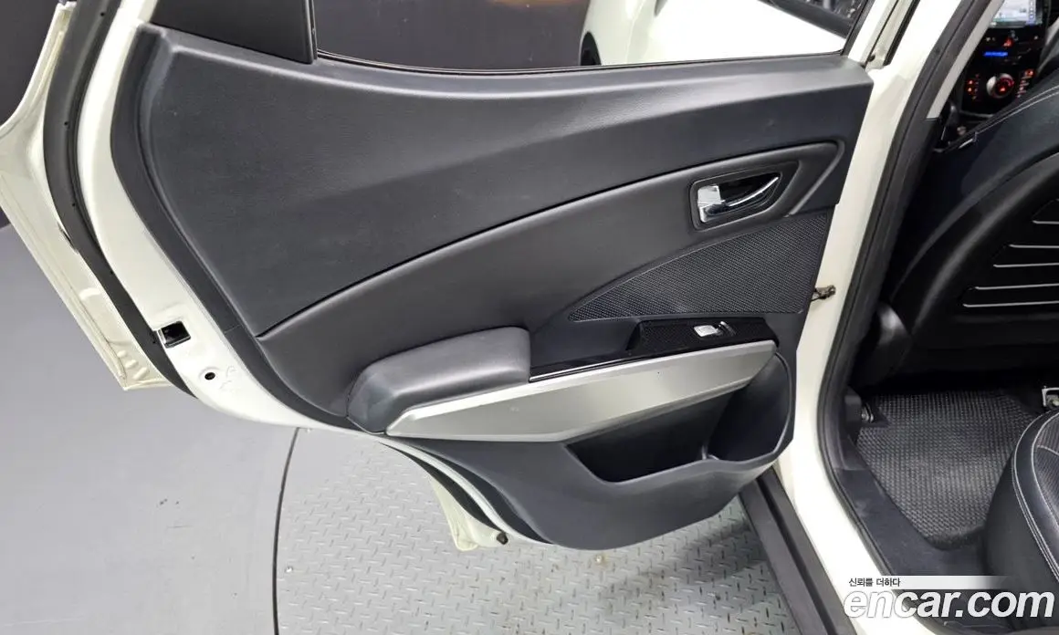 SsangYong TIBOLI 2015 1.6 автомат (гидро), фото 15