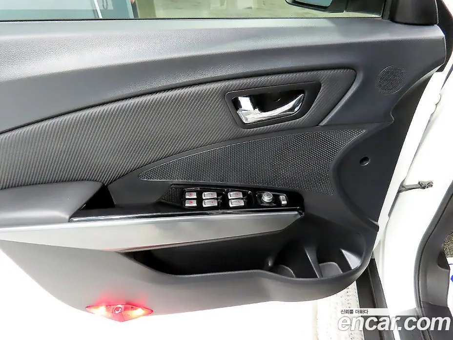 SsangYong TIBOLI 2018 1.6 автомат (гидро), фото 13