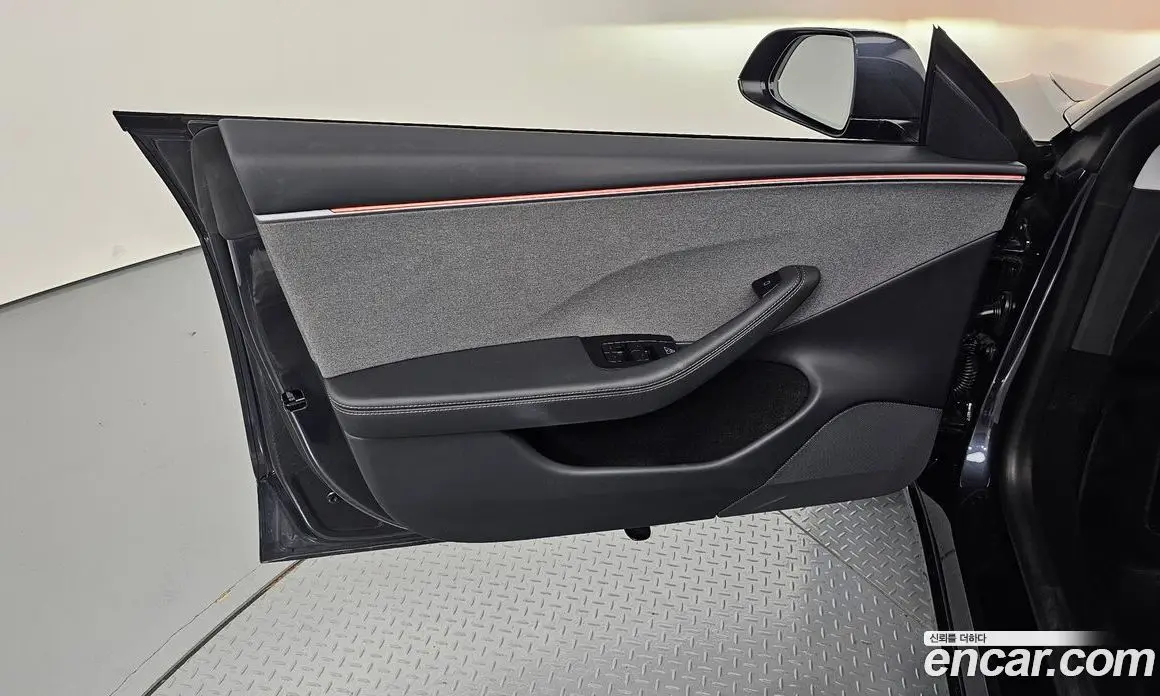 Tesla Model 3 2025 0.2 автомат (гидро), фото 13