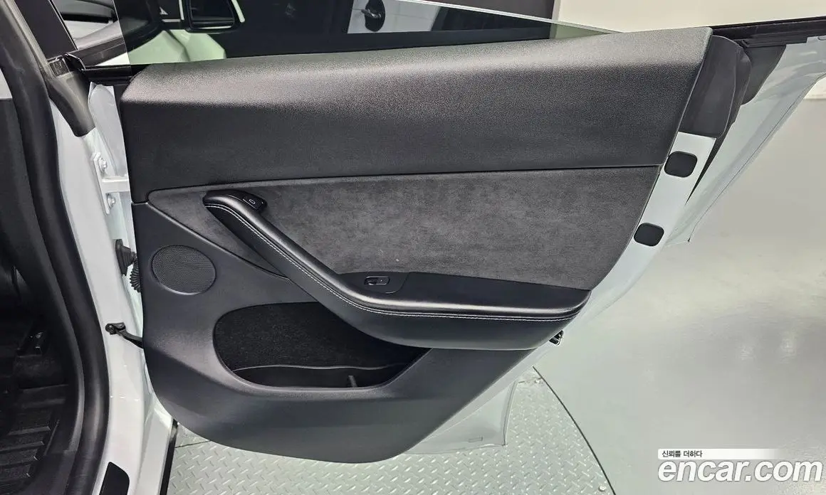 Tesla Model Y 2023 0.2 автомат (гидро), фото 15