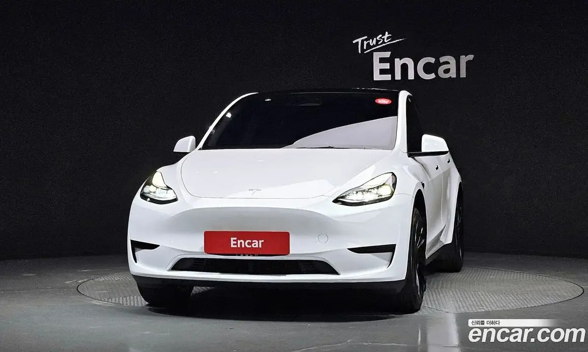 Tesla Model Y 2023 0.2 автомат (гидро), фото 3