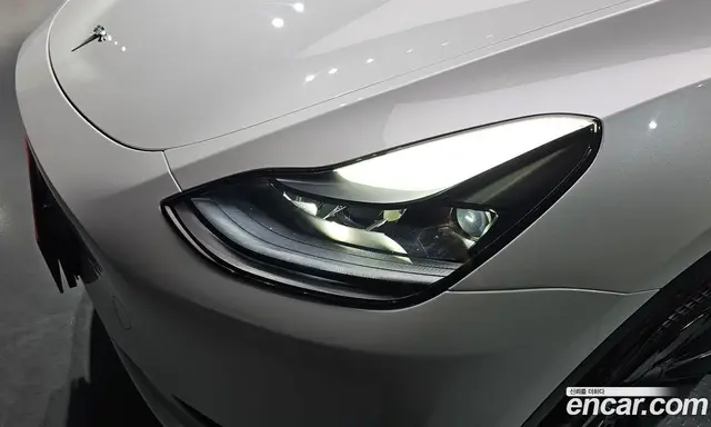 Tesla Model Y 2023 0.2 автомат (гидро), миниатюра 8