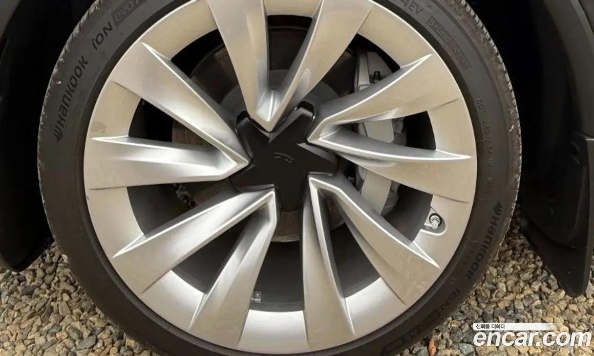 Tesla Model Y 2025 автомат (гидро), фото 16