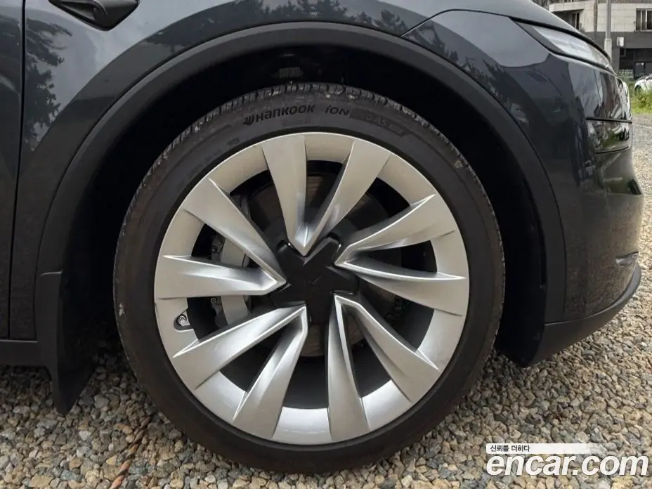 Tesla Model Y 2025 автомат (гидро), фото 18