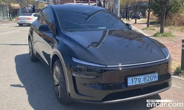 Tesla Model Y 2026 автомат (гидро), миниатюра 2