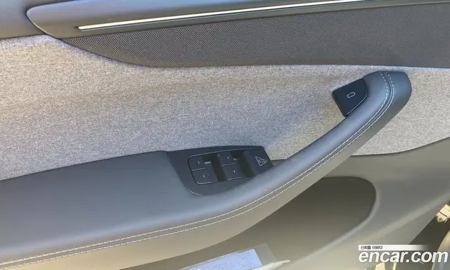 Tesla Model Y 2026 автомат (гидро), миниатюра 11