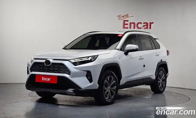 Toyota RAV4, 2025, 9 723 км