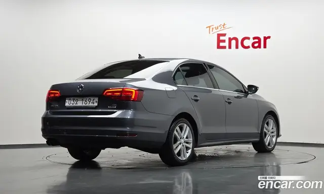 Volkswagen Jetta 2015 2.0 автомат (гидро), миниатюра 2