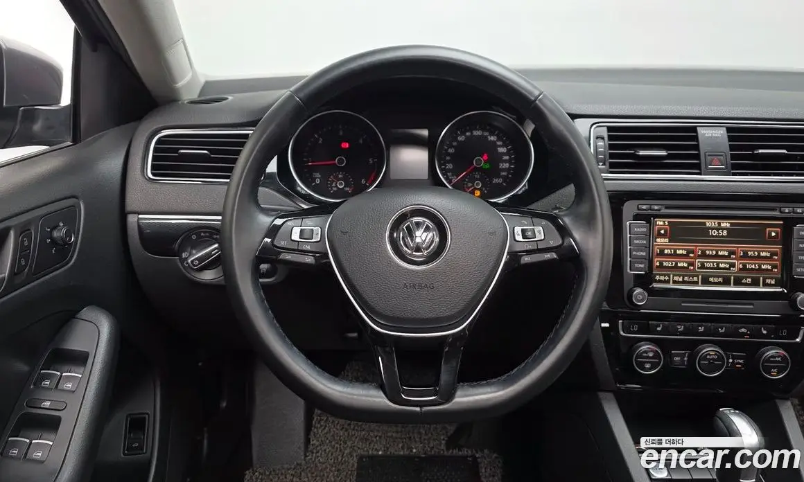 Volkswagen Jetta 2015 2.0 автомат (гидро), фото 13