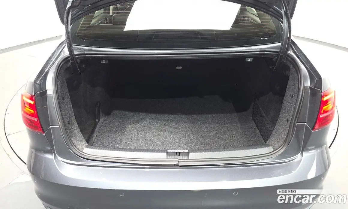 Volkswagen Jetta 2015 2.0 автомат (гидро), фото 20
