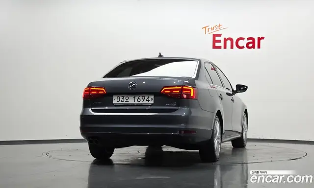 Volkswagen Jetta 2015 2.0 автомат (гидро), миниатюра 4