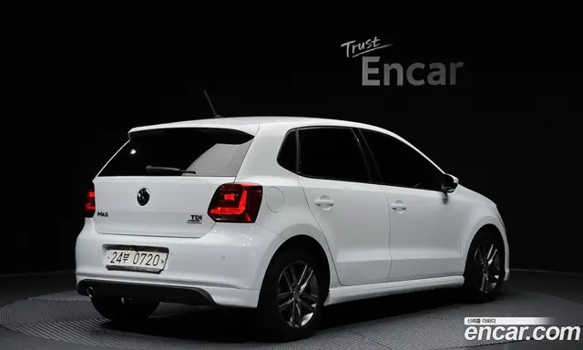 Volkswagen Polo 2015 1.4 автомат (гидро), миниатюра 2