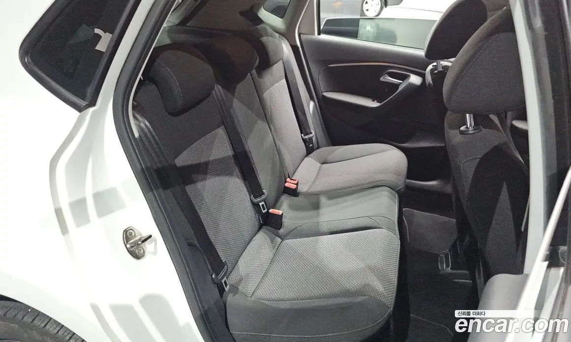 Volkswagen Polo 2015 1.4 автомат (гидро), фото 11