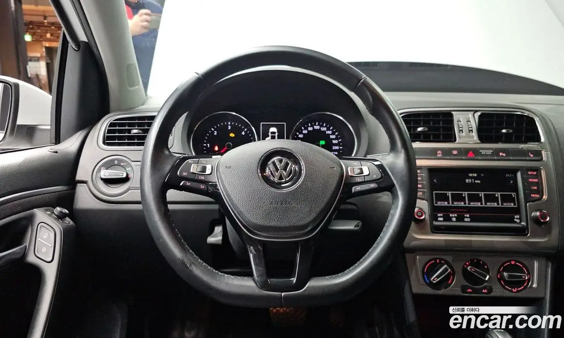Volkswagen Polo 2015 1.4 автомат (гидро), фото 13