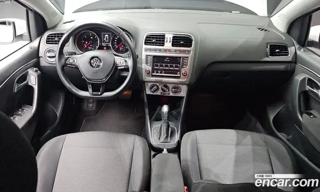 Volkswagen Polo 2015 1.4 автомат (гидро), миниатюра 7