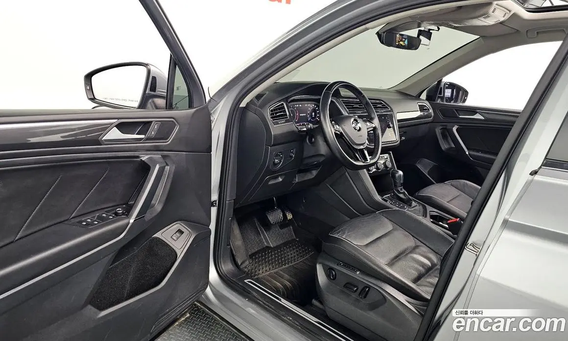 Volkswagen Tiguan 2020 2.0 автомат (гидро), фото 12