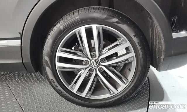 Volkswagen Tiguan 2022 2.0 автомат (гидро), миниатюра 7
