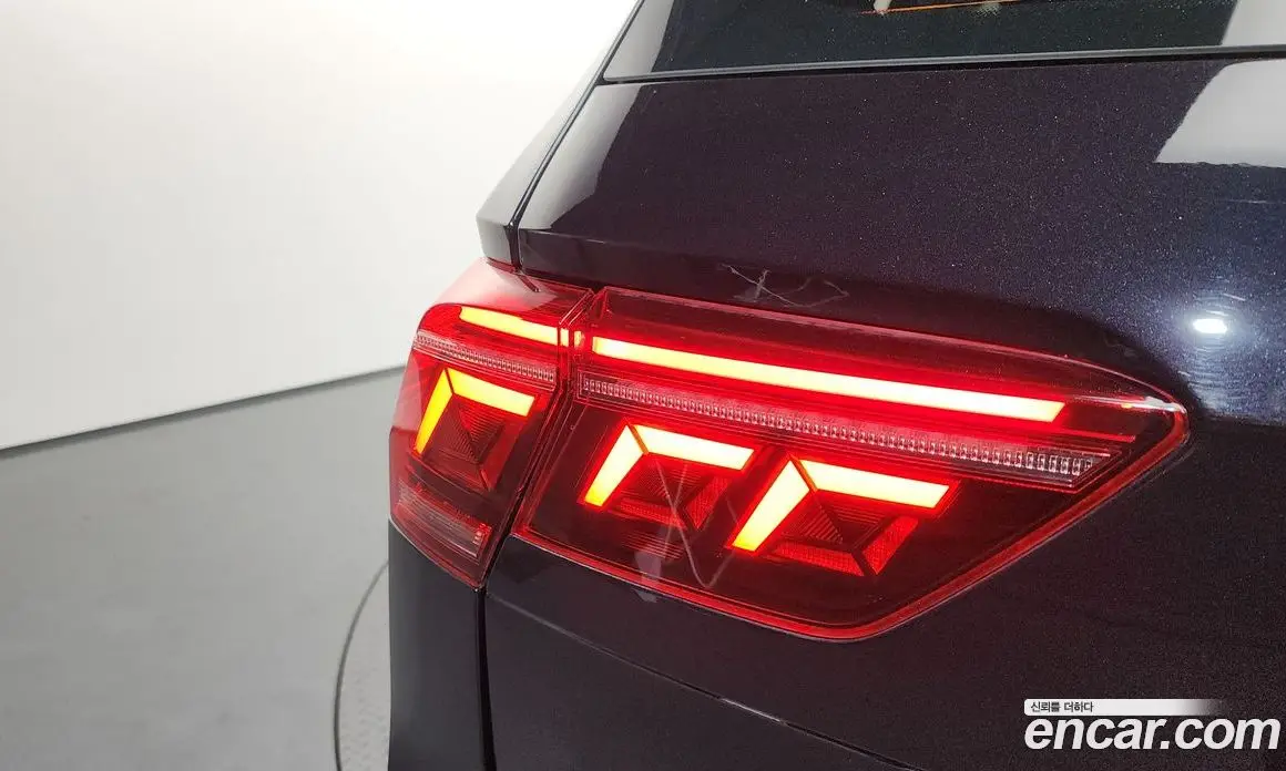 Volkswagen Tiguan 2022 2.0 автомат (гидро), фото 9