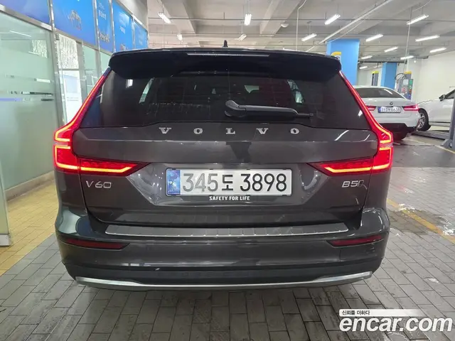 Volvo V60 2024 2.0 автомат (гидро), миниатюра 6