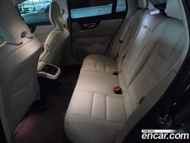 Volvo V60 2024 2.0 автомат (гидро), миниатюра 8