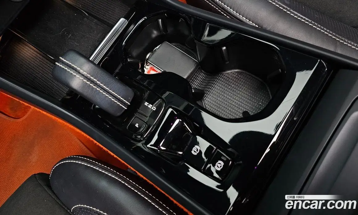 Volvo XC40 2020 2.0 автомат (гидро), фото 11