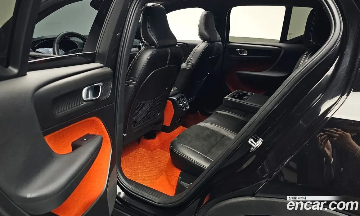Volvo XC40 2020 2.0 автомат (гидро), фото 15