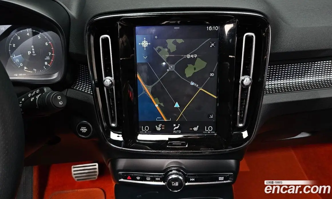 Volvo XC40 2020 2.0 автомат (гидро), фото 19