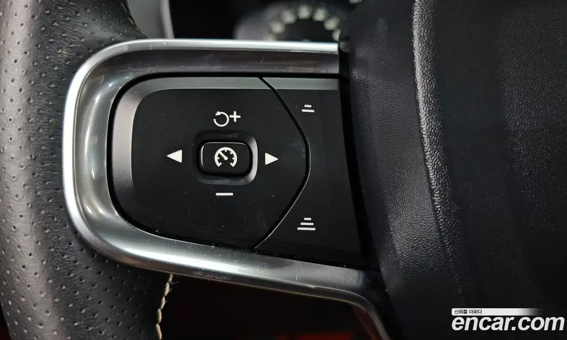 Volvo XC40 2020 2.0 автомат (гидро), фото 28
