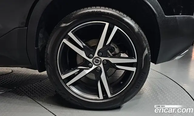Volvo XC40 2020 2.0 автомат (гидро), миниатюра 6