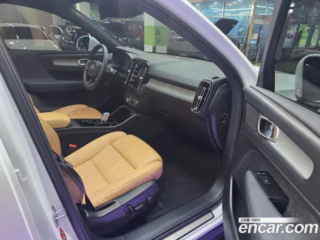 Volvo XC40 2022 2.0 автомат (гидро), миниатюра 11