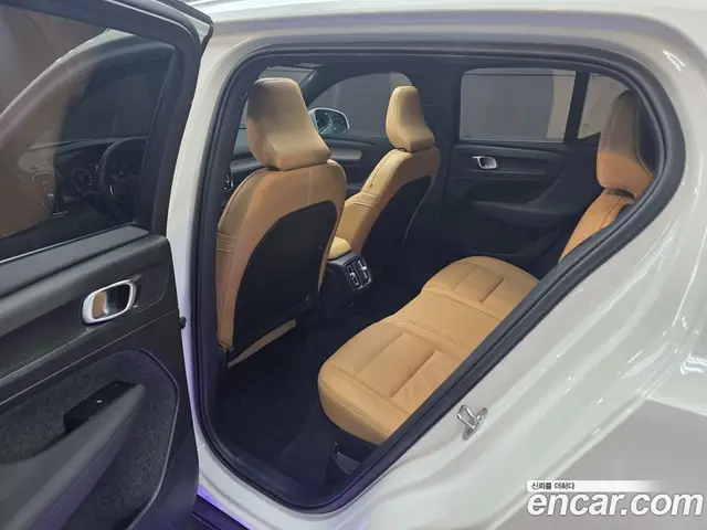 Volvo XC40 2022 2.0 автомат (гидро), миниатюра 12