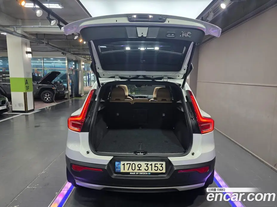 Volvo XC40 2022 2.0 автомат (гидро), фото 15