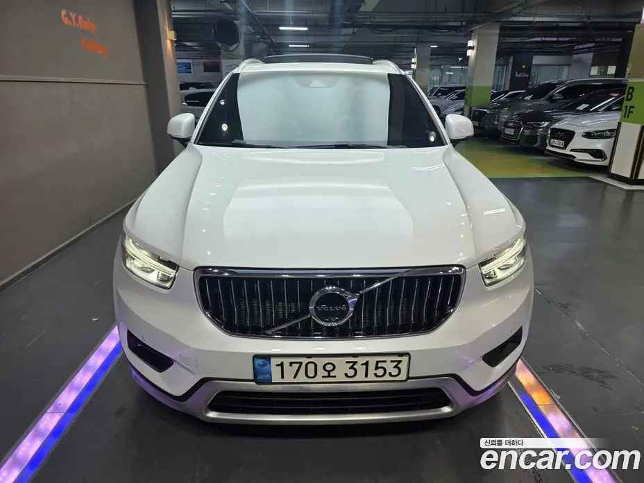 Volvo XC40 2022 2.0 автомат (гидро), фото 3