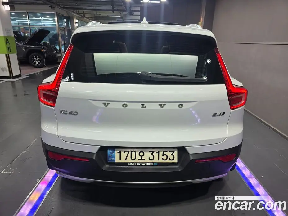 Volvo XC40 2022 2.0 автомат (гидро), фото 4