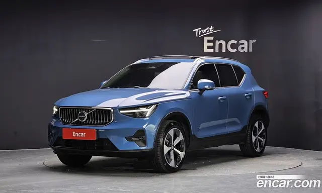 Volvo XC40 2024 2.0 автомат (гидро), миниатюра 1