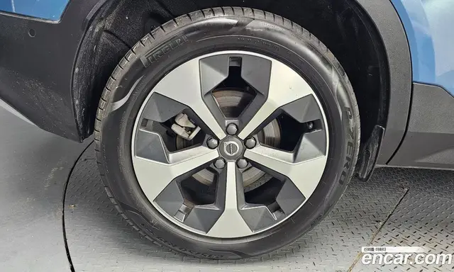Volvo XC40 2024 2.0 автомат (гидро), миниатюра 5