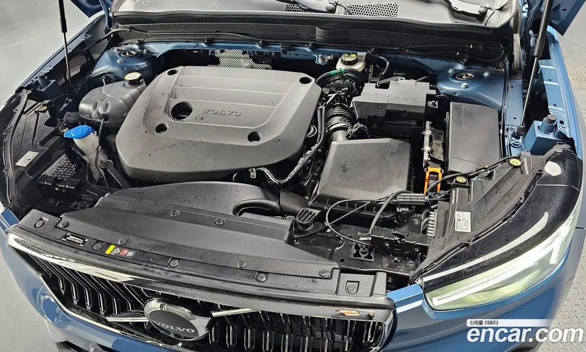 Volvo XC40 2024 2.0 автомат (гидро), фото 6